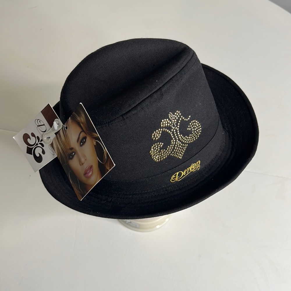 Dereon Hat